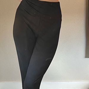 Black leggings, medium